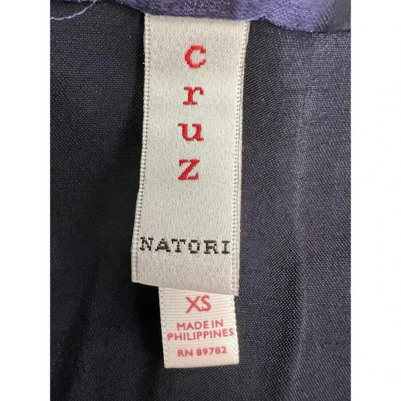 GORGEOUS Cruz Natori Purple Embroidered V-Neck Blouse Size XSMALL EUC - Picture 10 of 12